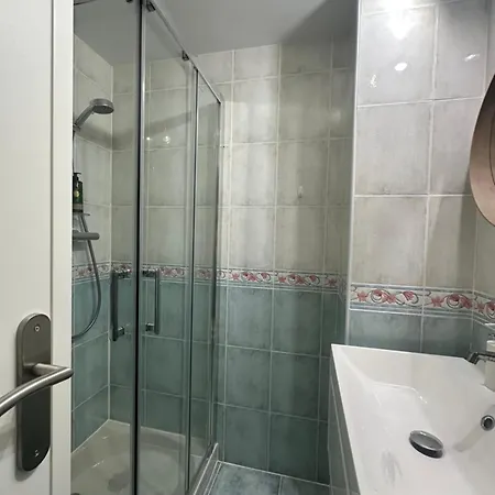 Seabreeze Апартаменти *